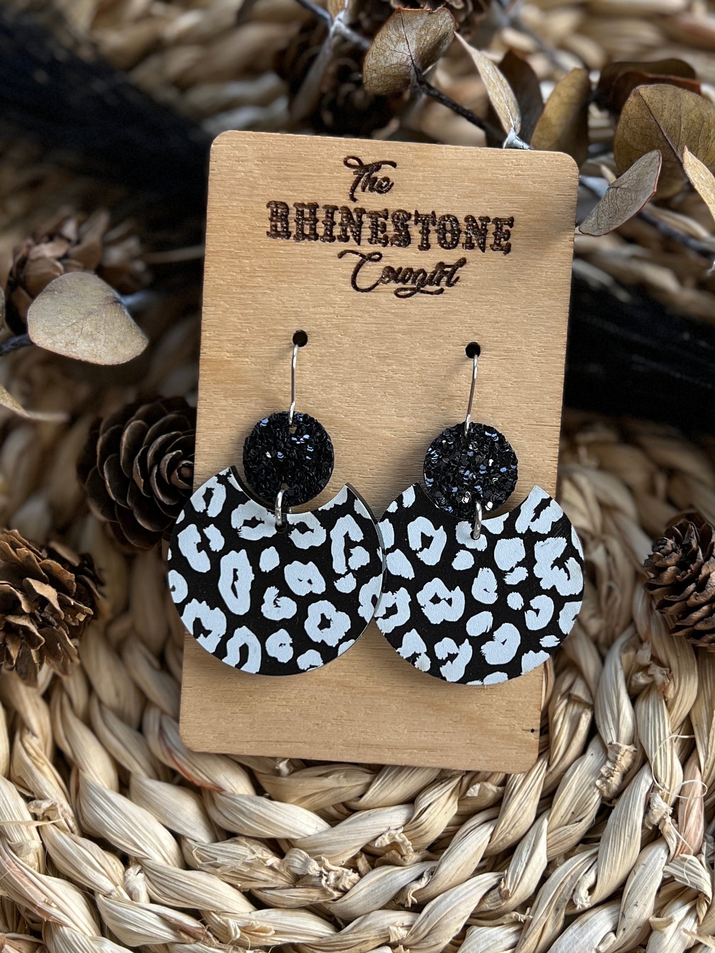 Monochromatic Leopard Eleanore Rounds