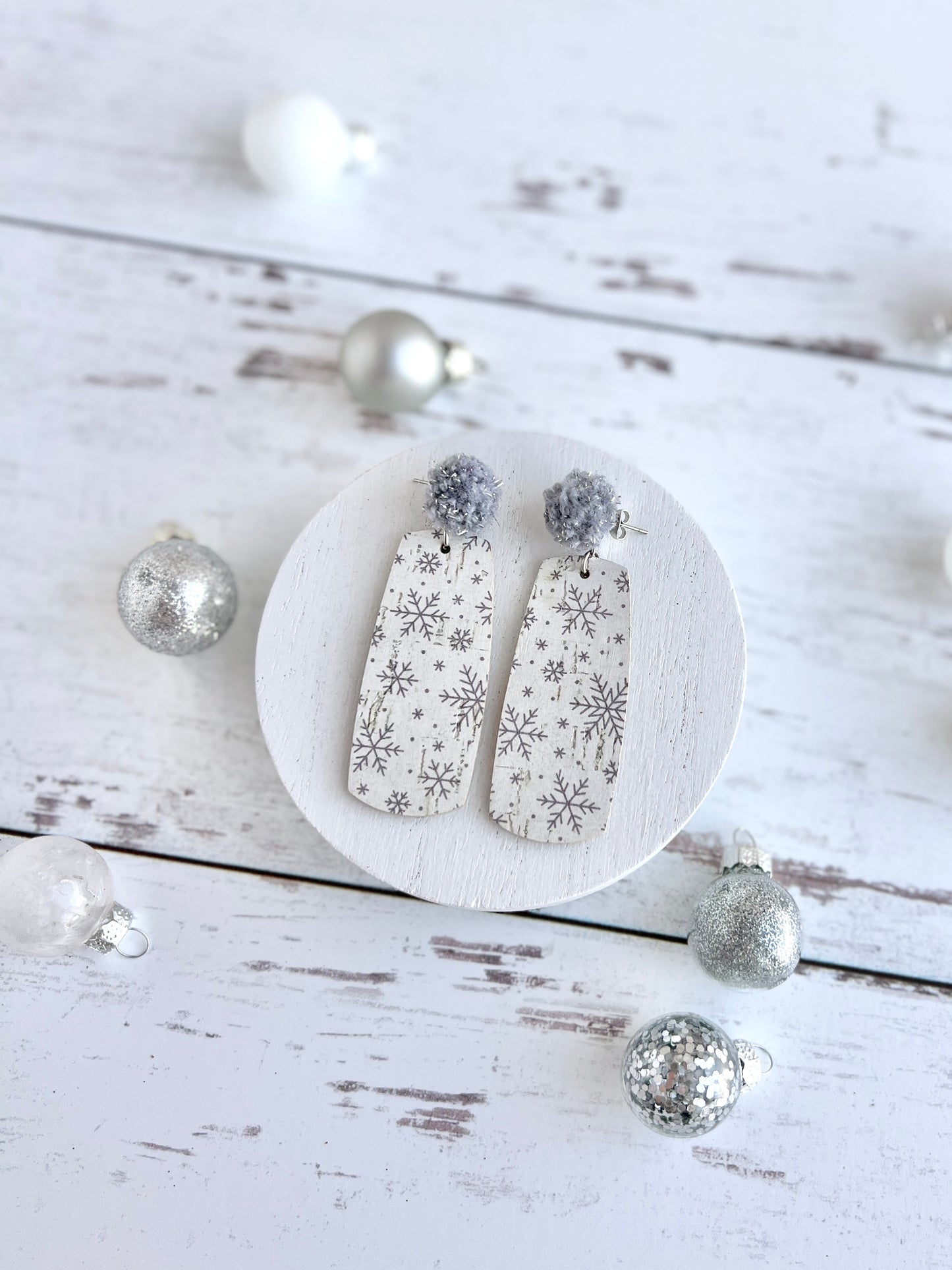 Falling Snowflakes