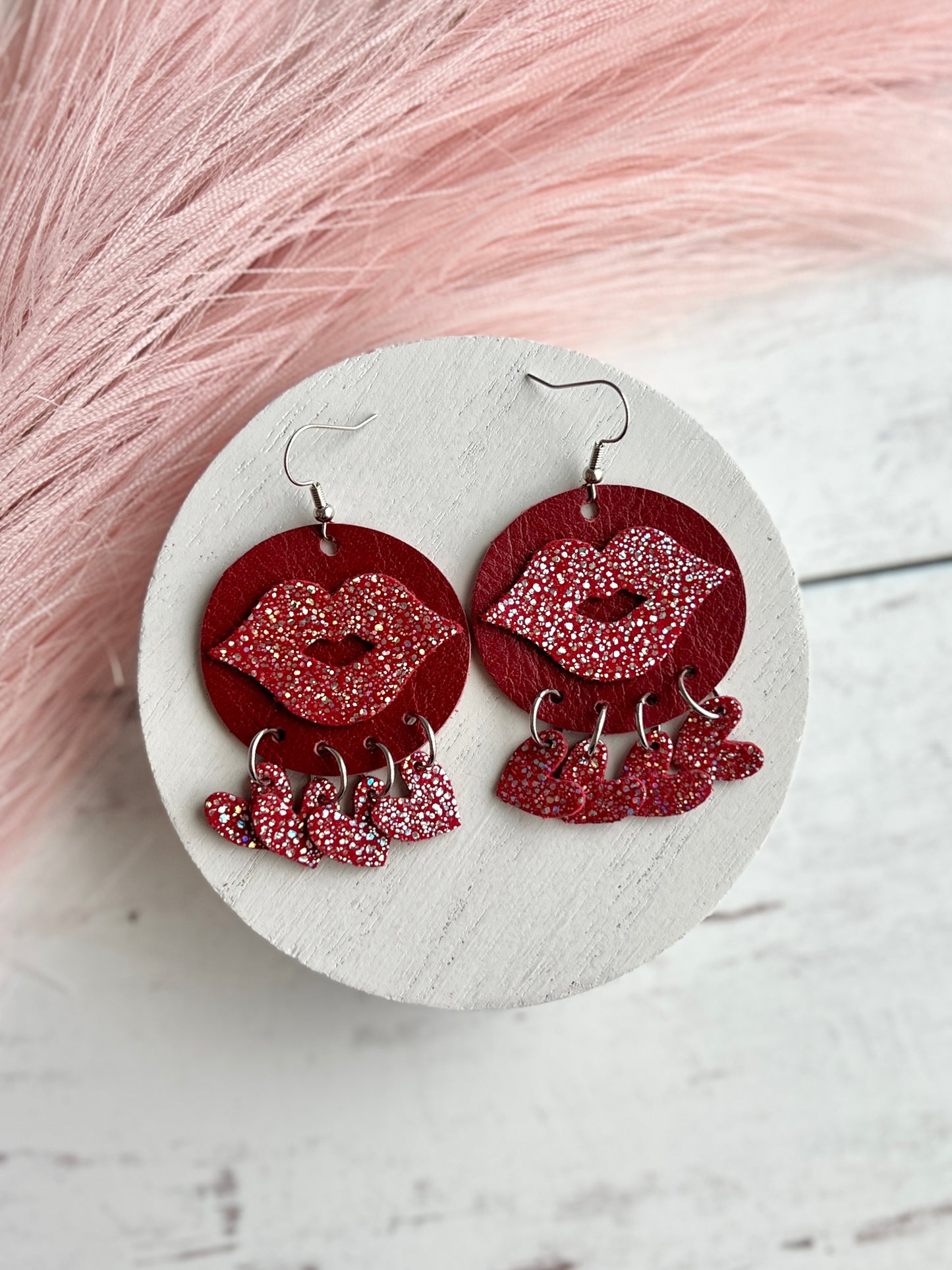 Kiss Dangles