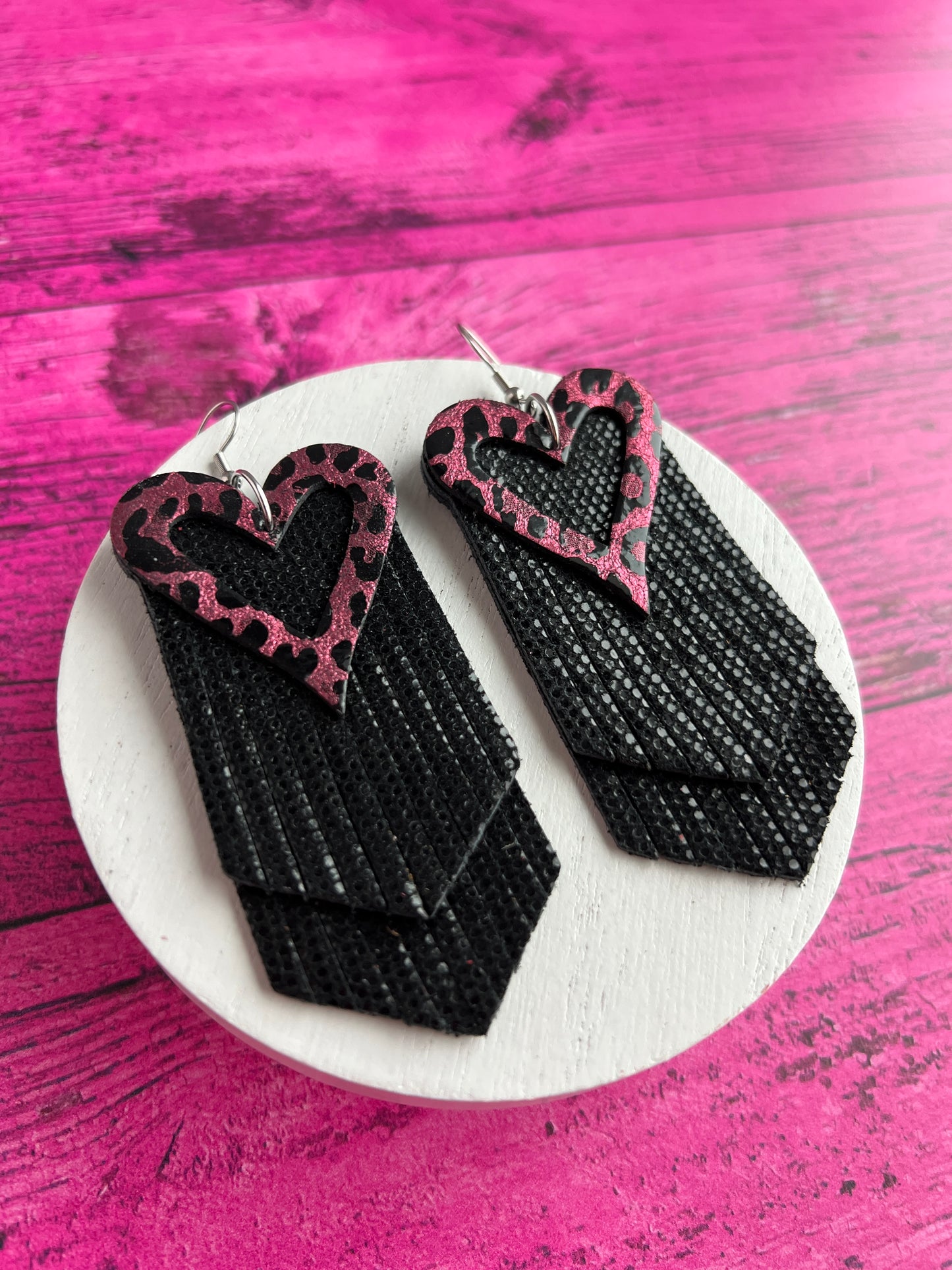 Outline Metallic Pink and Black Heart Fringe