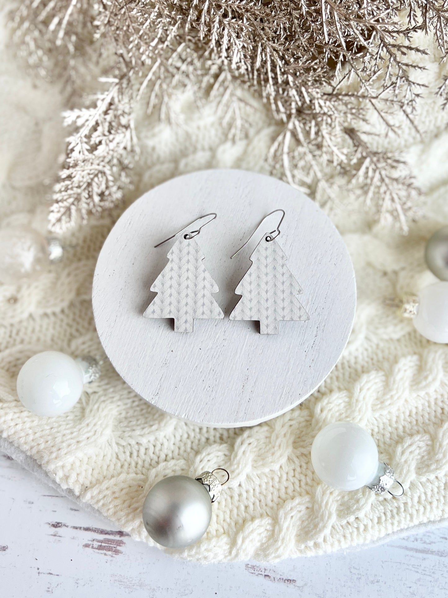Knit Printed Wood Christmas Tree