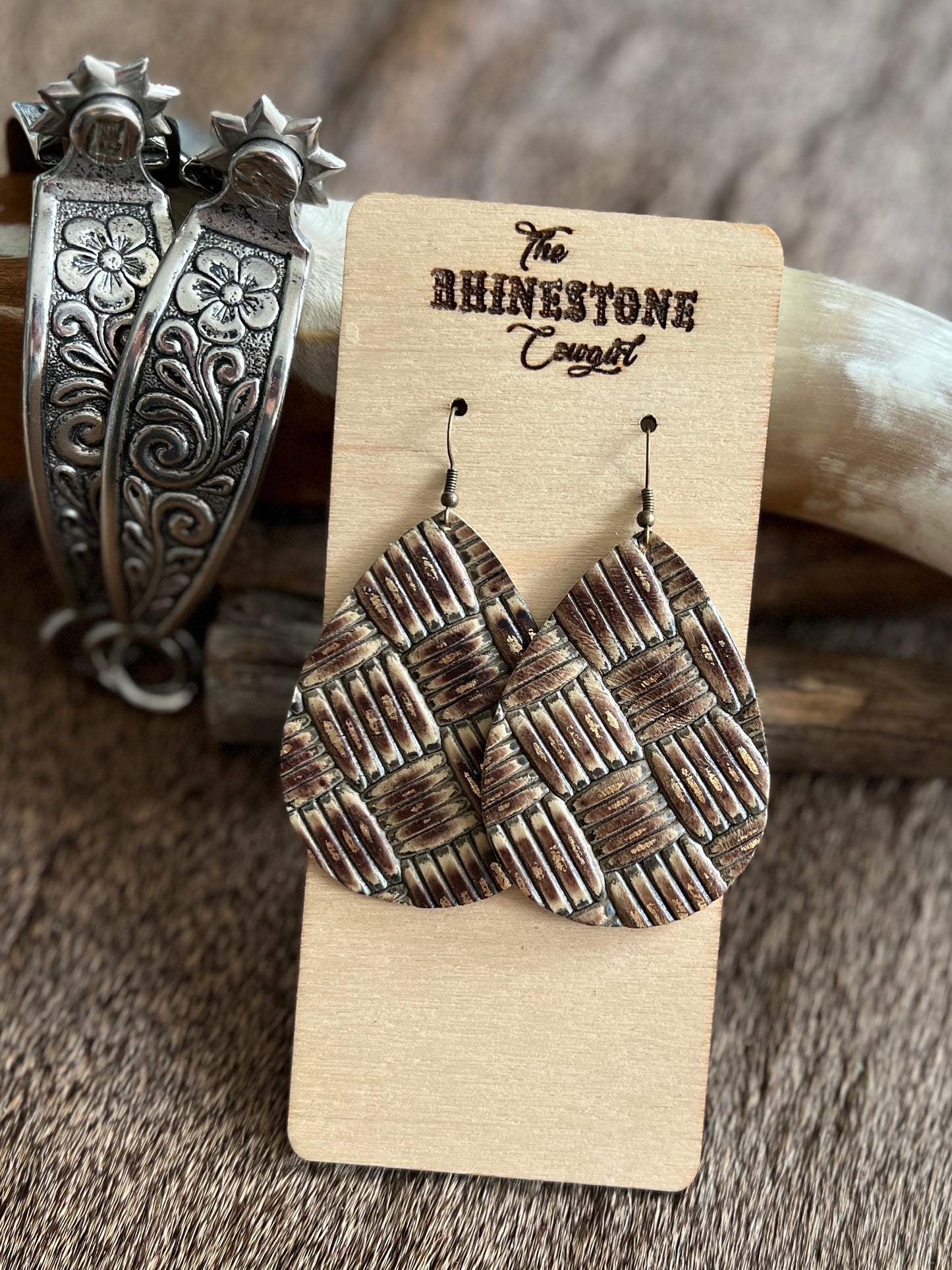 Metallic Basketweave Chunky Teardrops