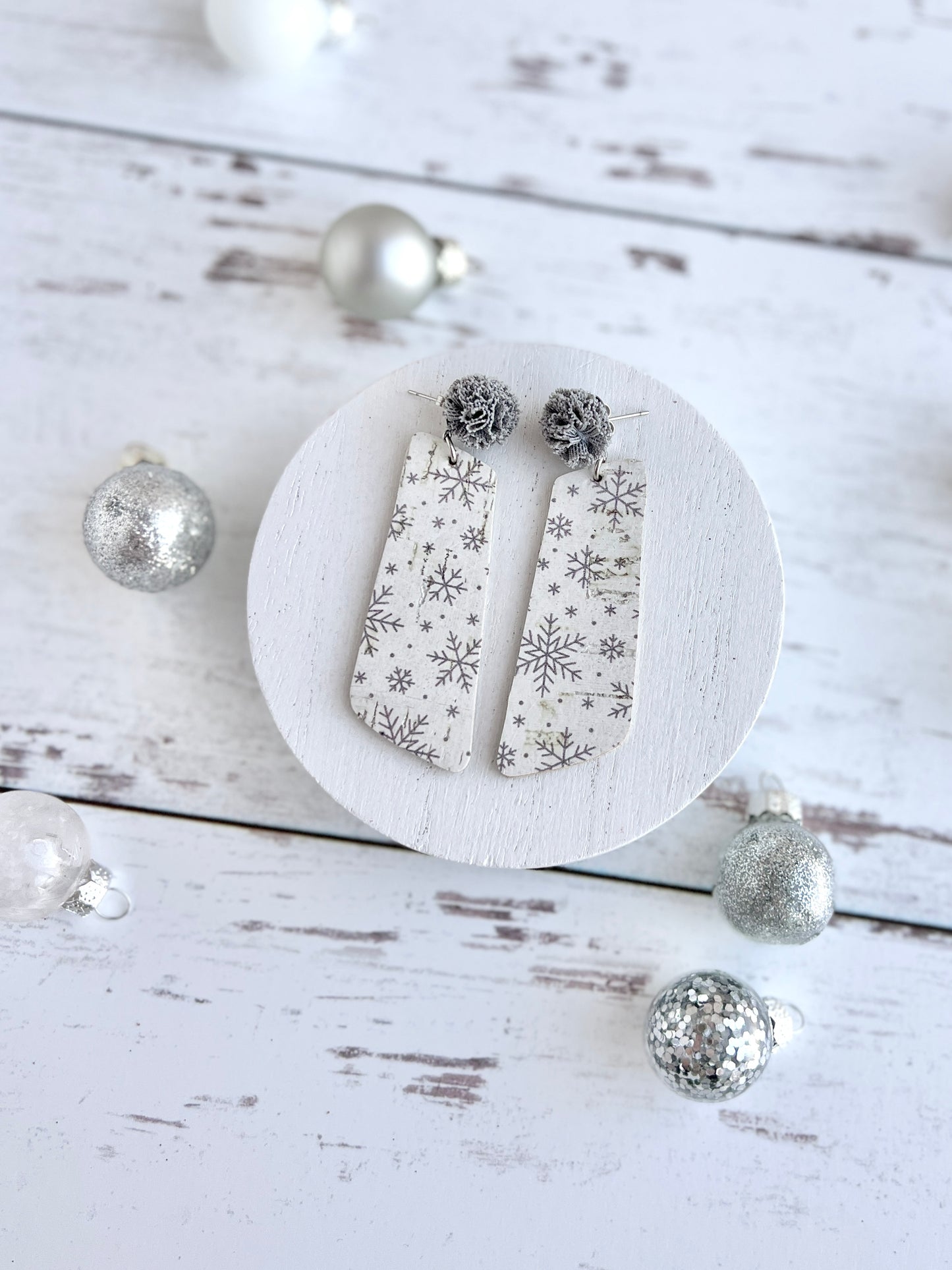 Falling Snowflakes