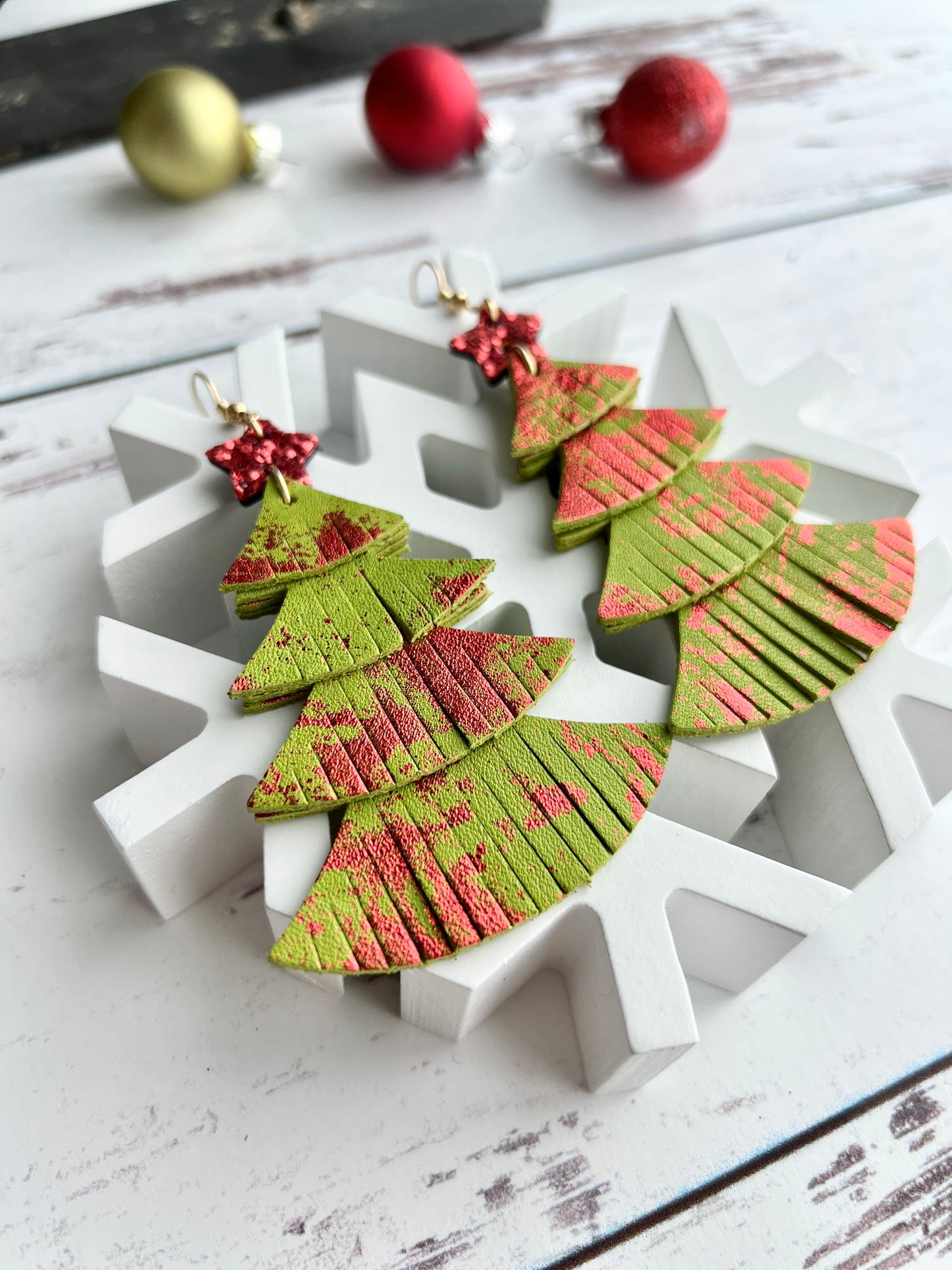 Green with Metallic Red Fringy Trees