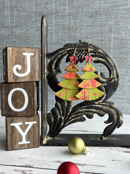 Green with Metallic Red Fringy Trees