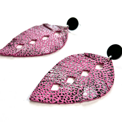 Black Shiny Baby Cheetah/Hot Pink Suede Cattle Kate Feathers